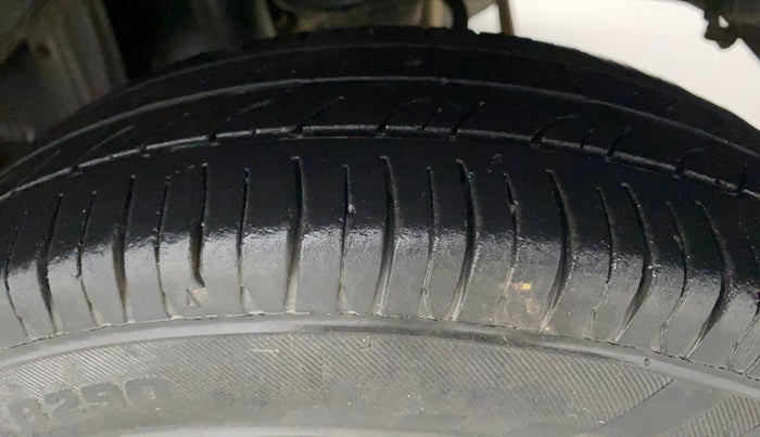 2017 Maruti Alto 800 LXI O, Petrol, Manual, 84,448 km, Left Rear Tyre Tread
