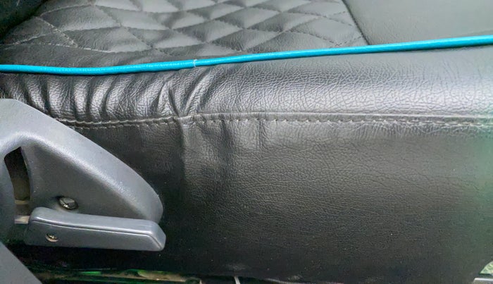 2017 Maruti Alto 800 LXI O, Petrol, Manual, 84,448 km, Driver Side Adjustment Panel
