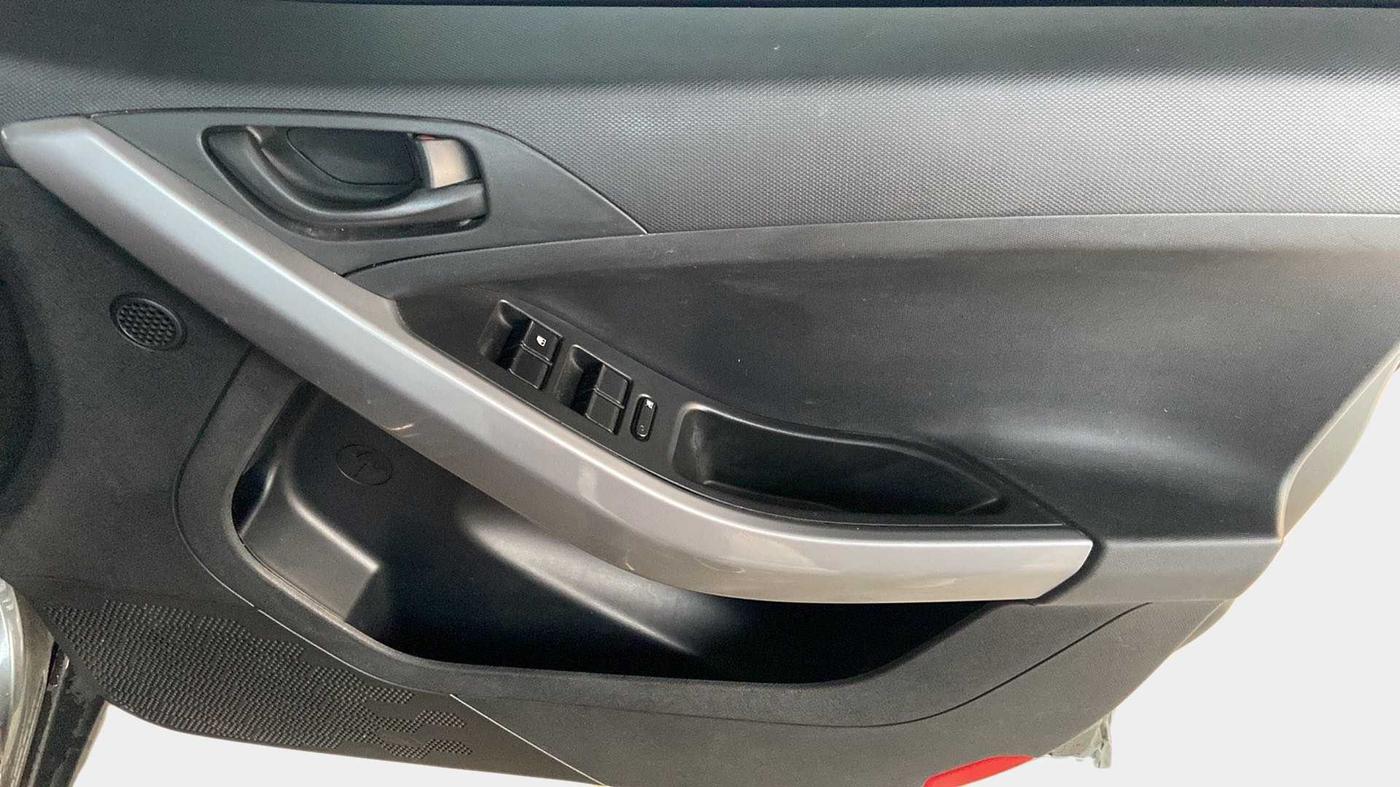 2022 Tata NEXON XM SUNROOF PETROL, Petrol, Manual, 29,241 km, Driver Side Door Panels Control
