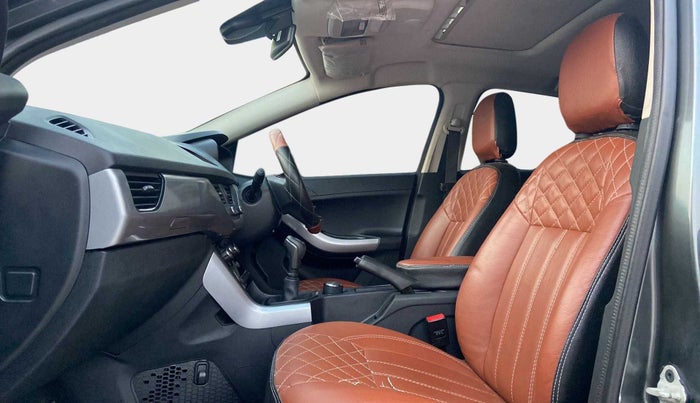 2022 Tata NEXON XM SUNROOF PETROL, Petrol, Manual, 29,241 km, Right Side Front Door Cabin