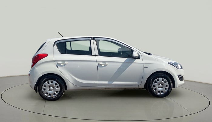 2012 Hyundai i20 MAGNA (O) 1.2, CNG, Manual, 66,217 km, Right Side View