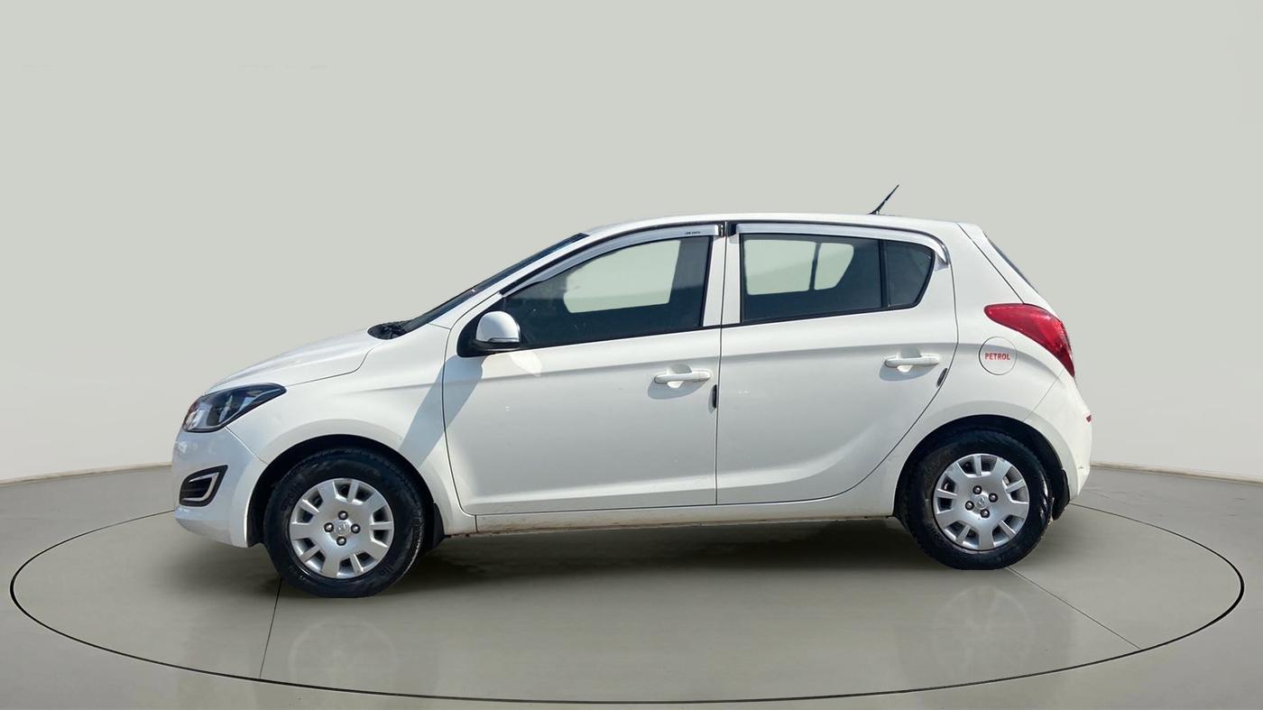 2012 Hyundai i20 MAGNA (O) 1.2, CNG, Manual, 66,217 km, Left Side