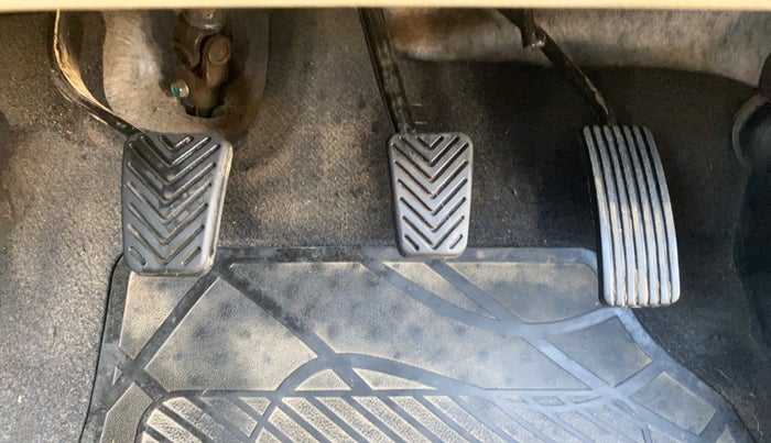 2016 Hyundai Eon ERA +, Petrol, Manual, 37,454 km, Pedals