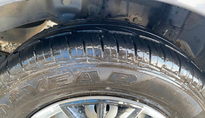 2016 Hyundai Eon ERA +, Petrol, Manual, 37,454 km, Left Rear Tyre Tread