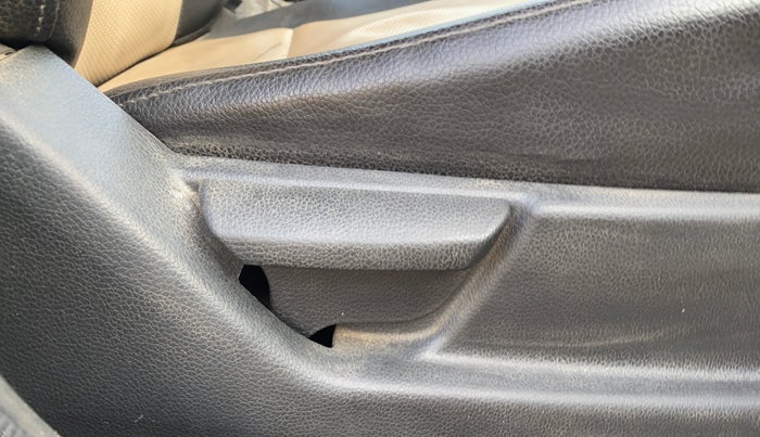 2016 Hyundai Eon ERA +, Petrol, Manual, 37,454 km, Driver Side Adjustment Panel