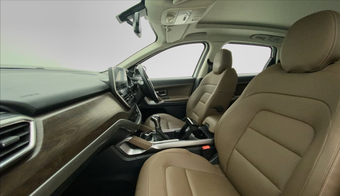 2021 Tata Harrier XZA PLUS 2.0L, Diesel, Automatic, 10,572 km, Right Side Front Door Cabin