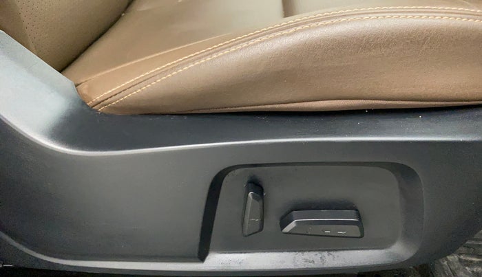 2021 Tata Harrier XZA PLUS 2.0L, Diesel, Automatic, 10,572 km, Driver Side Adjustment Panel