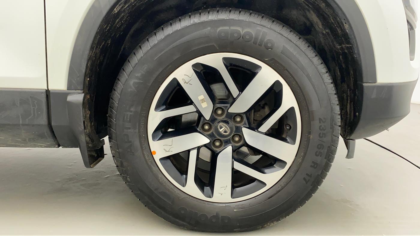 2021 Tata Harrier XZA PLUS 2.0L, Diesel, Automatic, 10,572 km, Right Front Wheel