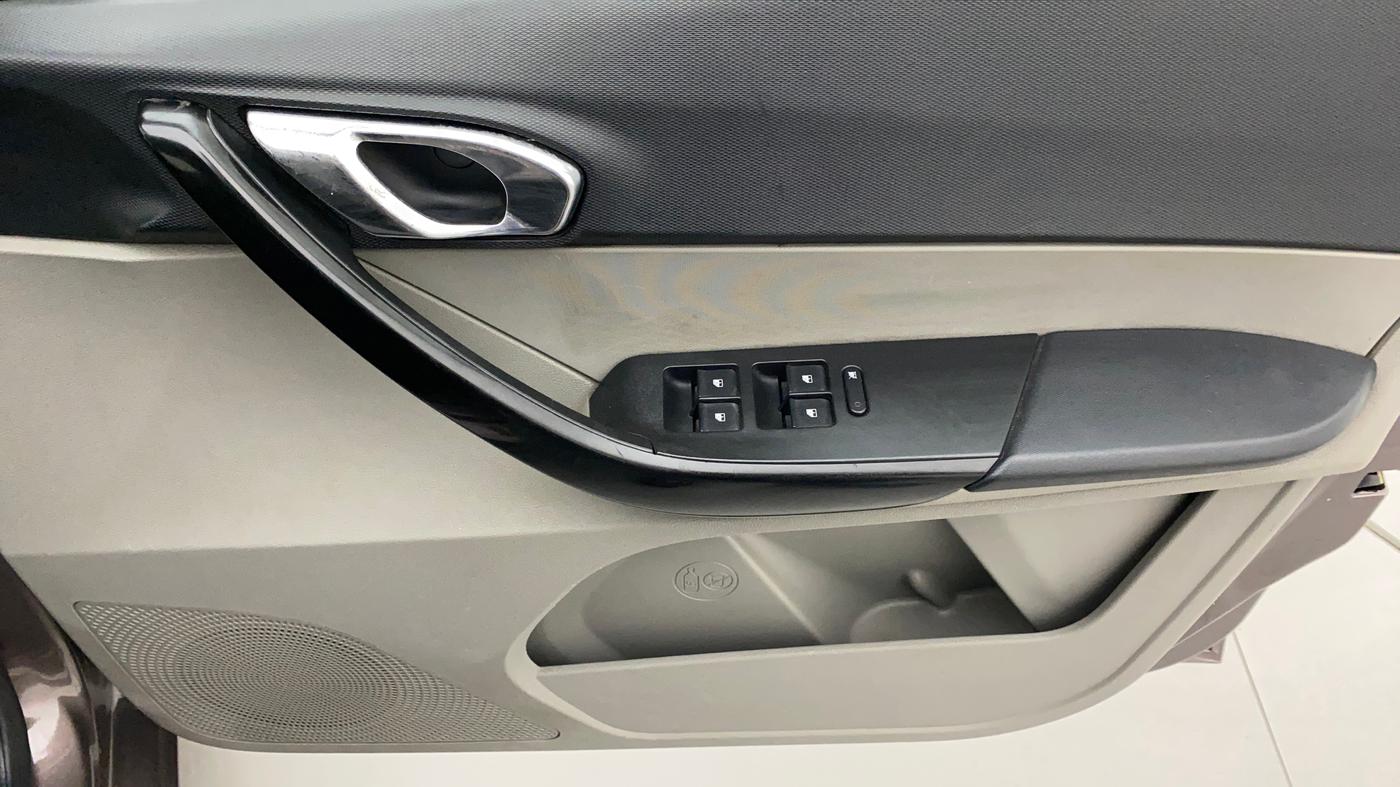 2017 Tata Tiago XZA PETROL, Petrol, Automatic, 80,364 km, Driver Side Door Panels Control