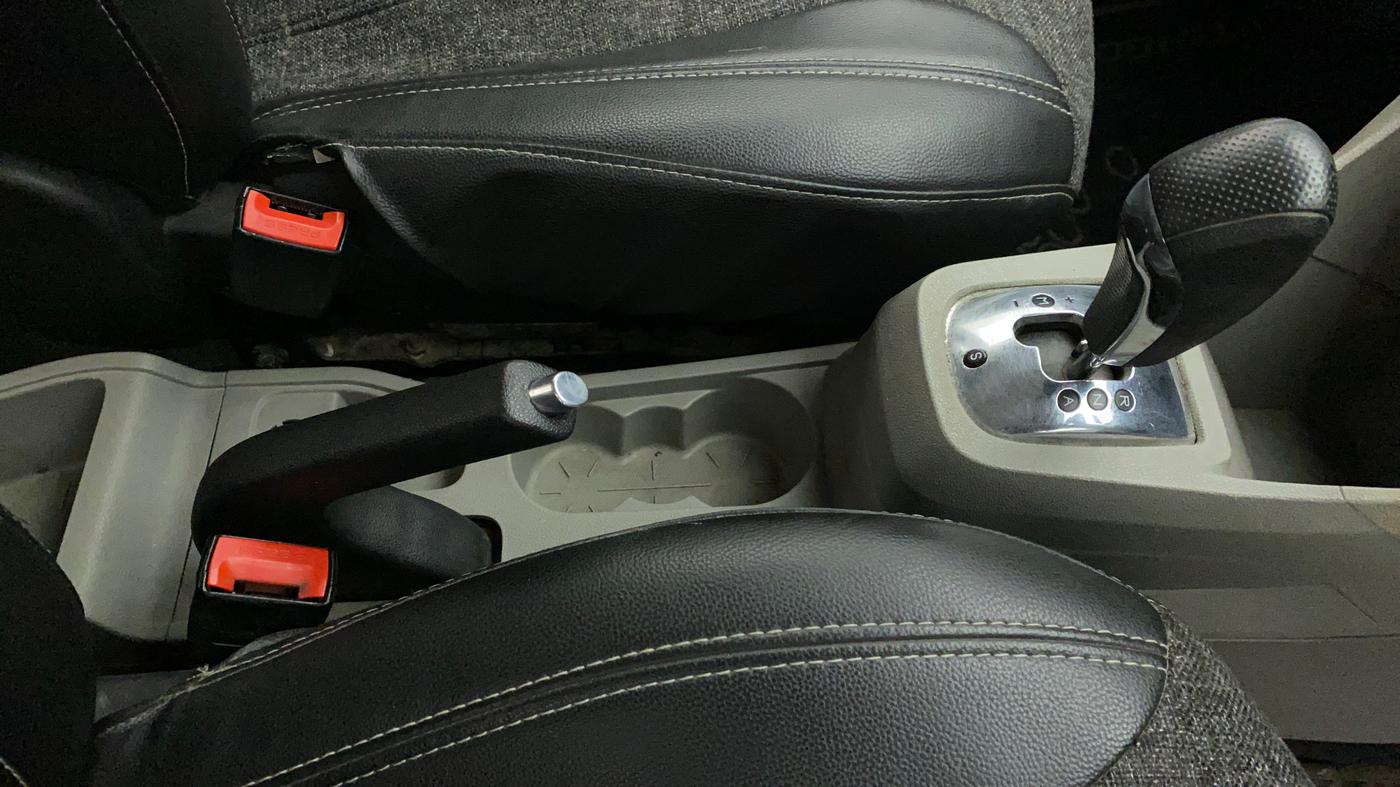 2017 Tata Tiago XZA PETROL, Petrol, Automatic, 80,364 km, Gear Lever
