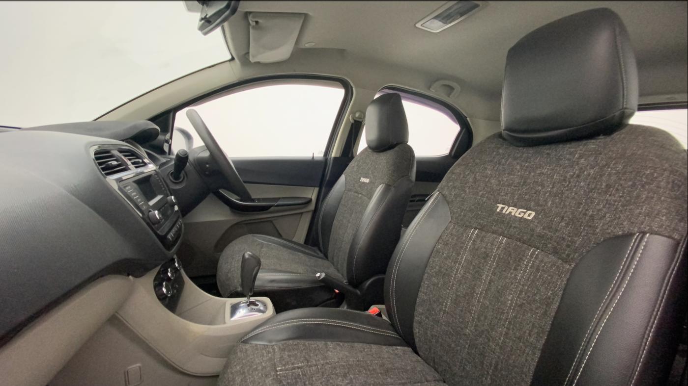 2017 Tata Tiago XZA PETROL, Petrol, Automatic, 80,364 km, Right Side Front Door Cabin