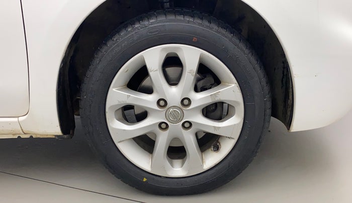 2013 Nissan Micra XV CVT, Petrol, Automatic, 30,432 km, Right Front Wheel