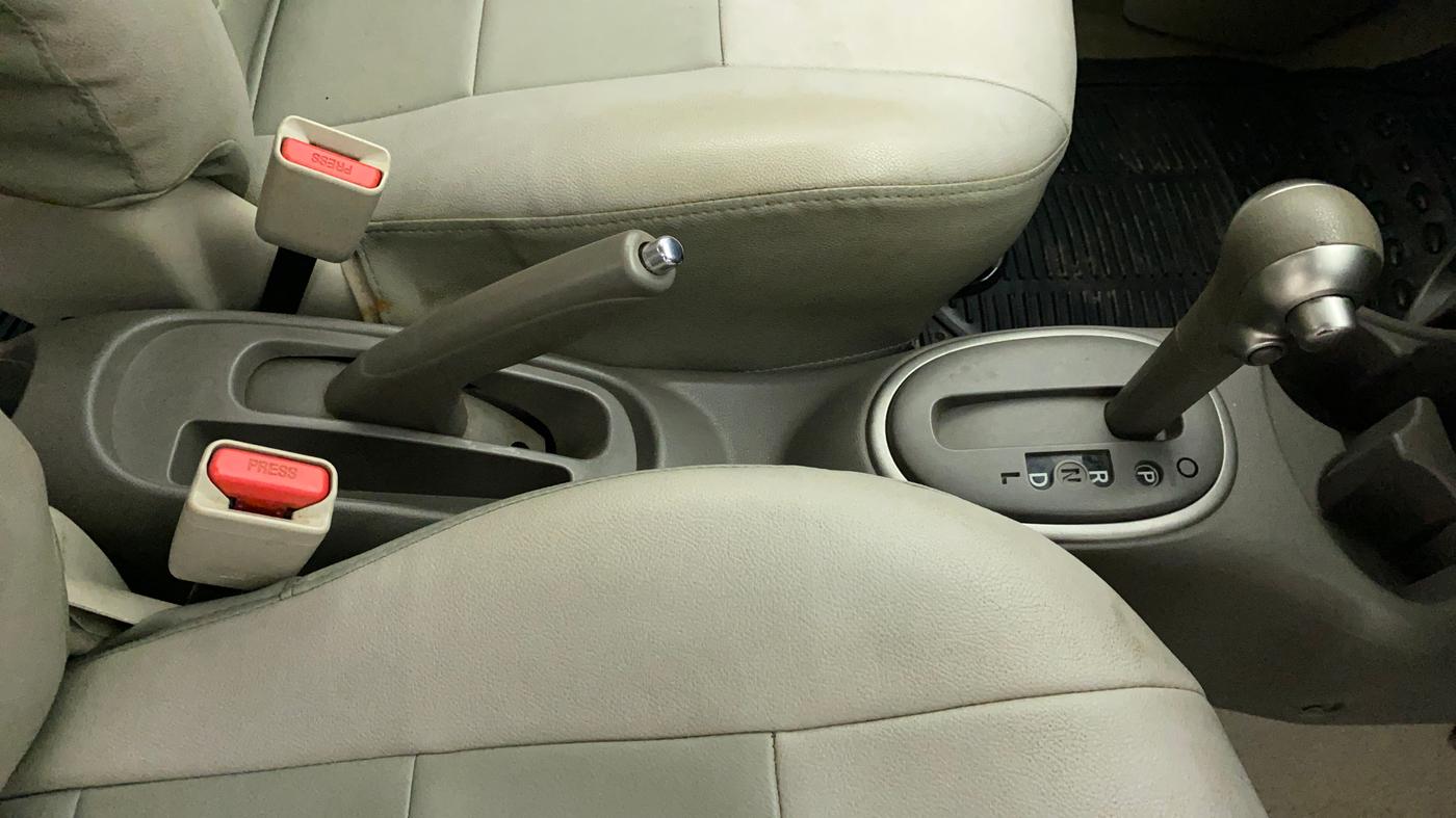 2013 Nissan Micra XV CVT, Petrol, Automatic, 30,432 km, Gear Lever