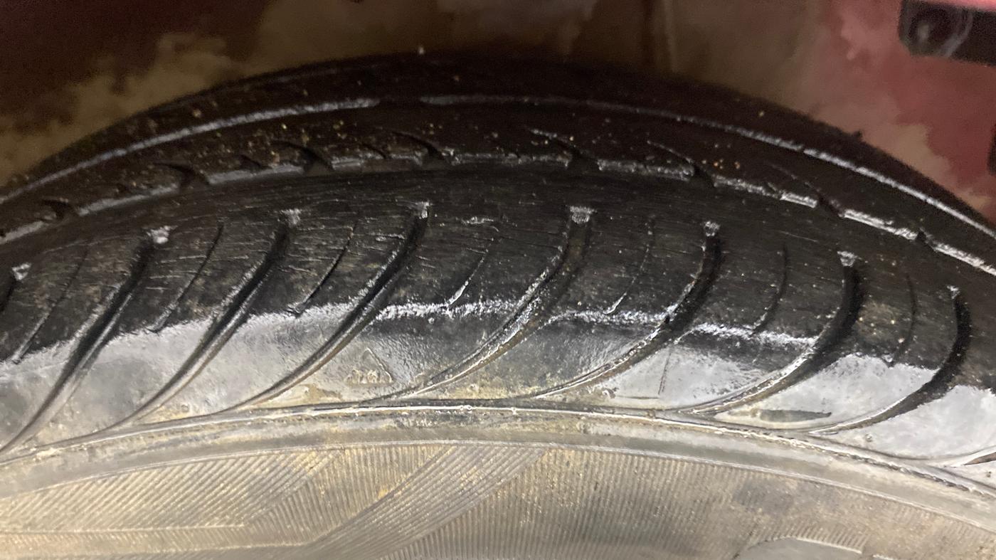 2018 Hyundai Eon SPORTZ, Petrol, Manual, 47,512 km, Right Front Tyre Tread