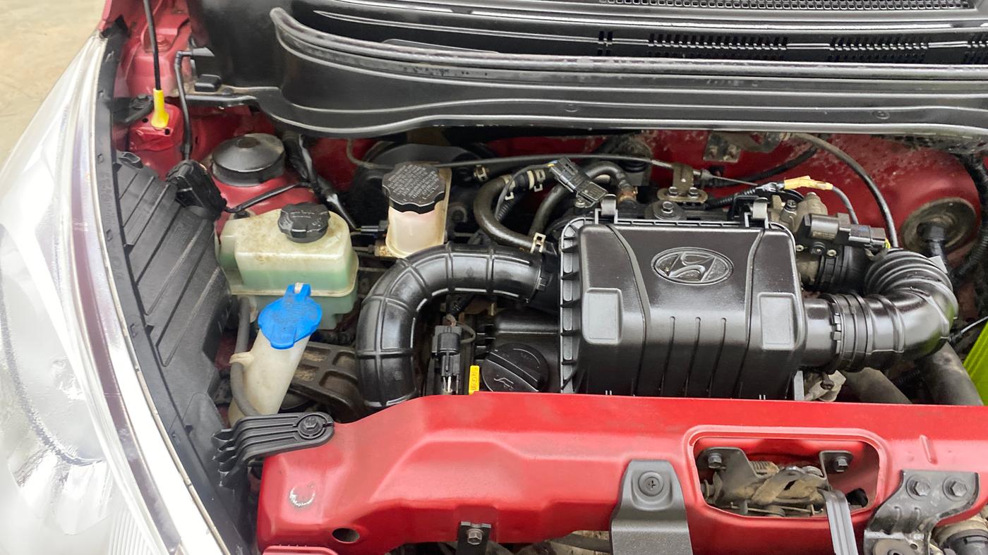 2018 Hyundai Eon SPORTZ, Petrol, Manual, 47,512 km, Engine View - Right