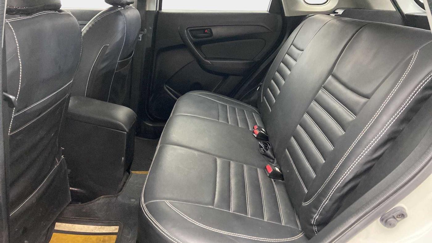 2020 Maruti Vitara Brezza LXI, Petrol, Manual, 28,671 km, Right Side Rear Door Cabin