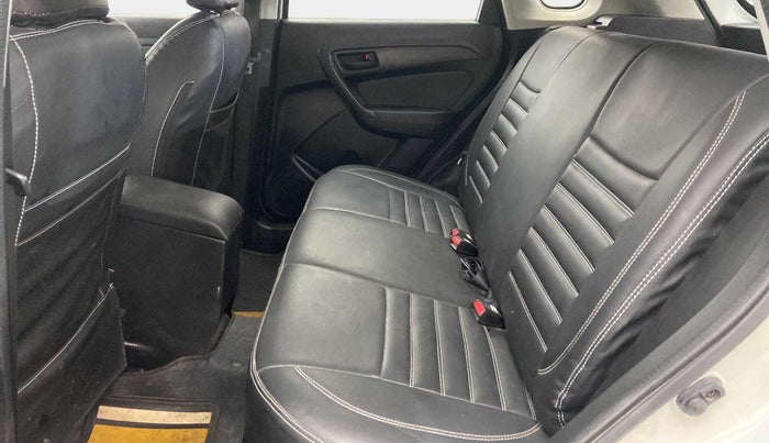 2020 Maruti Vitara Brezza LXI, Petrol, Manual, 28,671 km, Right Side Rear Door Cabin