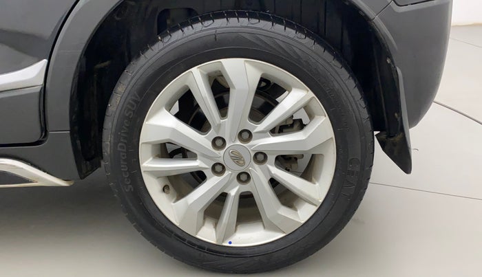 2019 Mahindra XUV300 W8 1.5 DIESEL, Diesel, Manual, 72,275 km, Left Rear Wheel