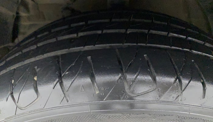 2019 Mahindra XUV300 W8 1.5 DIESEL, Diesel, Manual, 72,275 km, Left Front Tyre Tread