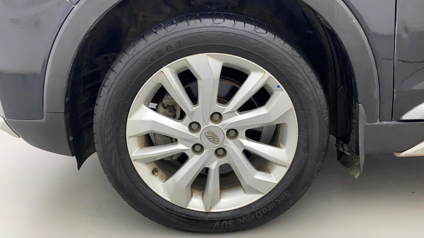 2019 Mahindra XUV300 W8 1.5 DIESEL, Diesel, Manual, 72,275 km, Left Front Wheel