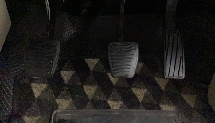 2019 Mahindra XUV300 W8 1.5 DIESEL, Diesel, Manual, 72,275 km, Pedals