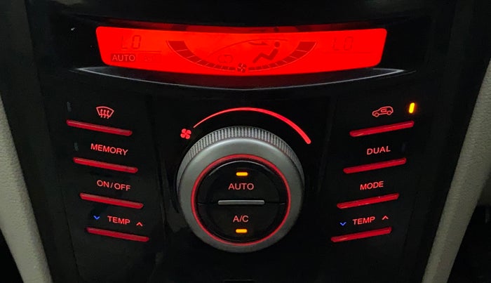 2019 Mahindra XUV300 W8 1.5 DIESEL, Diesel, Manual, 72,275 km, Automatic Climate Control