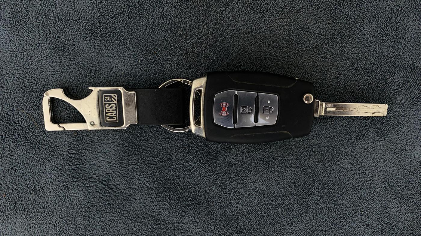 2019 Mahindra XUV300 W8 1.5 DIESEL, Diesel, Manual, 72,275 km, Key Close Up