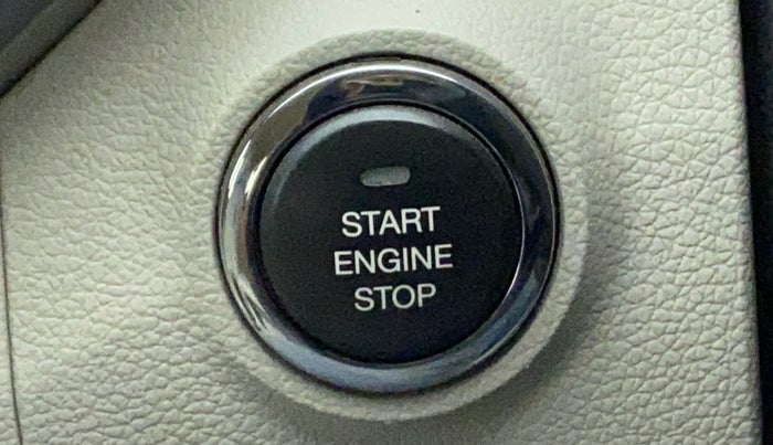 2019 Mahindra XUV300 W8 1.5 DIESEL, Diesel, Manual, 72,275 km, Keyless Start/ Stop Button