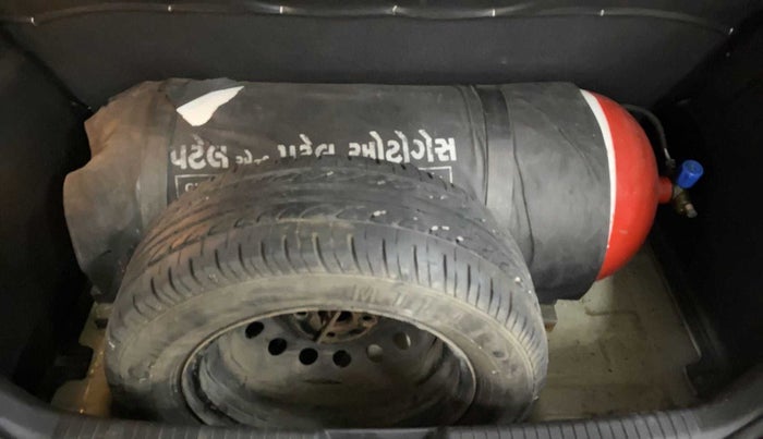 2012 Hyundai i20 MAGNA (O) 1.2, CNG, Manual, 84,019 km, Boot Inside
