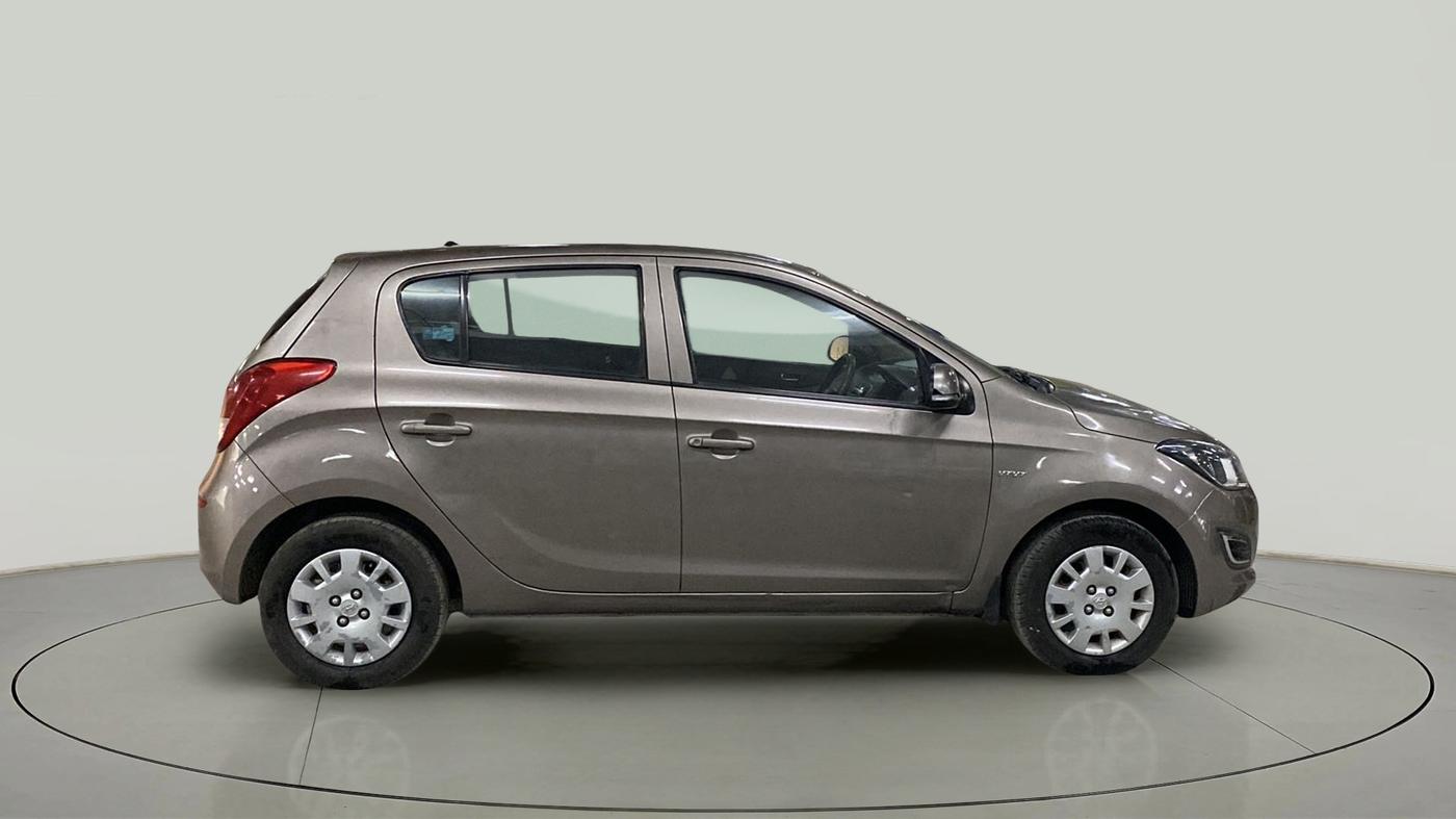 2012 Hyundai i20 MAGNA (O) 1.2, CNG, Manual, 84,019 km, Right Side View