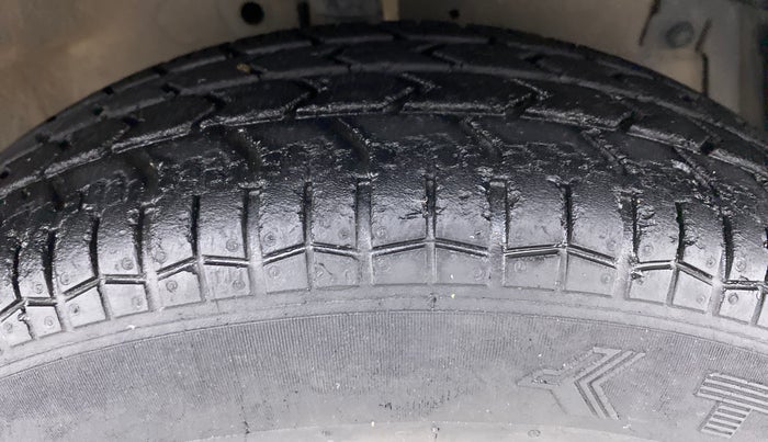 2013 Maruti Swift VXI, Petrol, Manual, 36,577 km, Right Front Tyre Tread