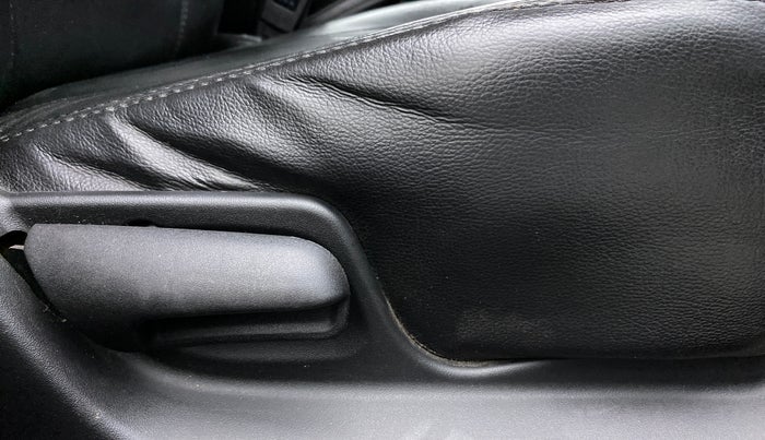 2013 Maruti Swift VXI, Petrol, Manual, 36,577 km, Driver Side Adjustment Panel