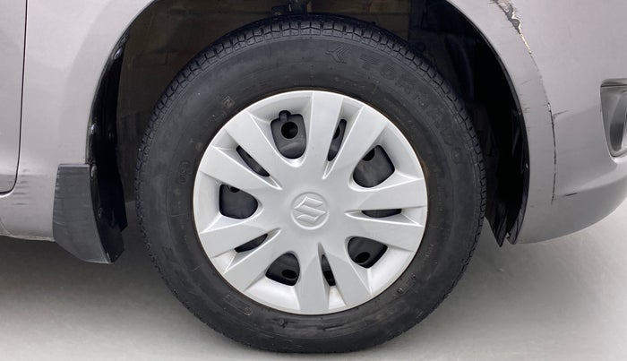 2013 Maruti Swift VXI, Petrol, Manual, 36,577 km, Right Front Wheel