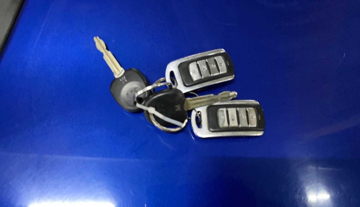 2017 Hyundai Eon ERA +, Petrol, Manual, 50,706 km, Key Close Up