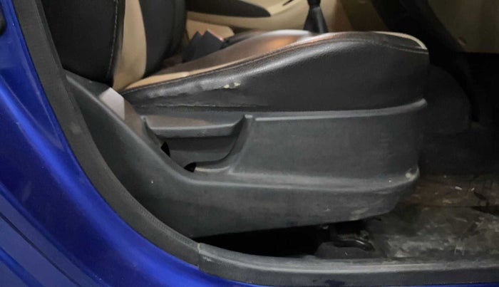 2017 Hyundai Eon ERA +, Petrol, Manual, 50,706 km, Driver Side Adjustment Panel