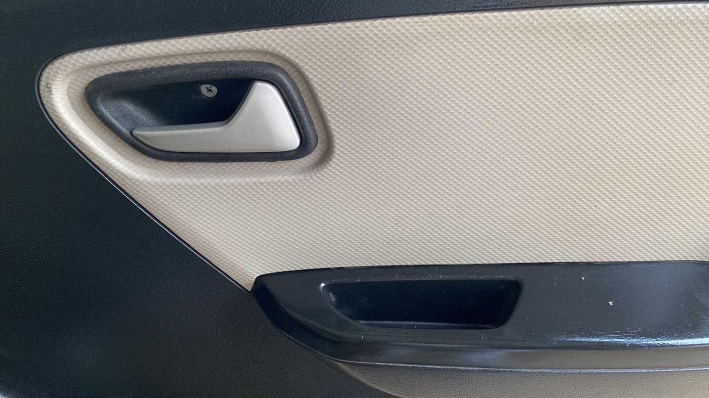 2019 Maruti Alto VXI, Petrol, Manual, 89,638 km, Driver Side Door Panels Control