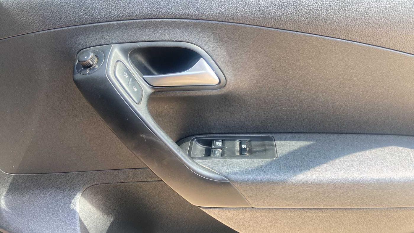 2019 Volkswagen Polo COMFORTLINE 1.0L MPI, Petrol, Manual, 18,966 km, Driver Side Door Panels Control