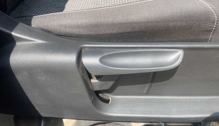 2019 Volkswagen Polo COMFORTLINE 1.0L MPI, Petrol, Manual, 18,966 km, Driver Side Adjustment Panel