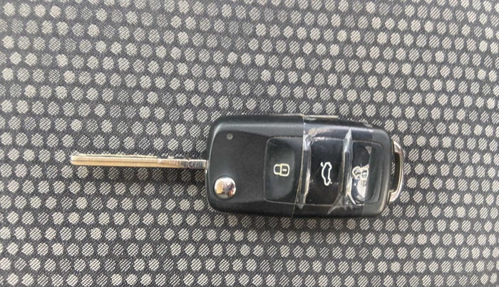 2019 Volkswagen Polo COMFORTLINE 1.0L MPI, Petrol, Manual, 18,966 km, Key Close Up