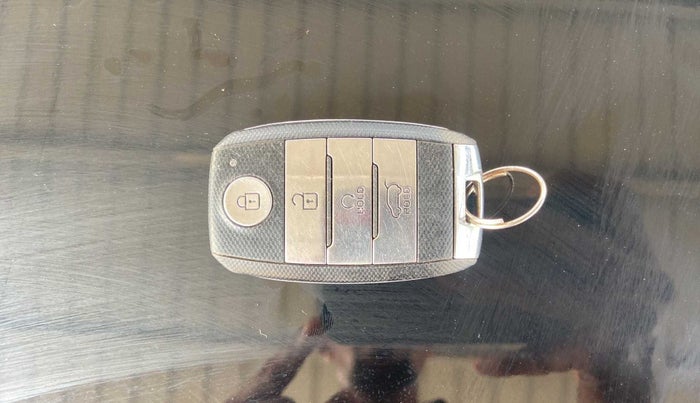 2021 KIA SONET HTX 1.5, Diesel, Manual, 48,393 km, Key Close Up