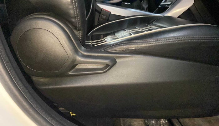 2021 Tata NEXON XM PETROL, Petrol, Manual, 34,125 km, Driver Side Adjustment Panel