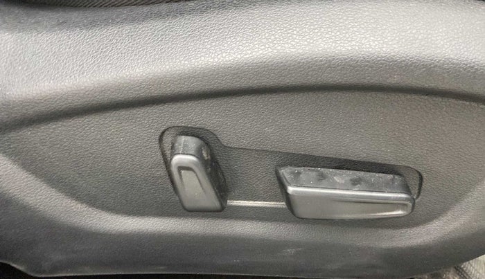 2021 Hyundai Creta SX (O) 1.4 TURBO DCT DUAL TONE, Petrol, Automatic, 32,162 km, Driver Side Adjustment Panel