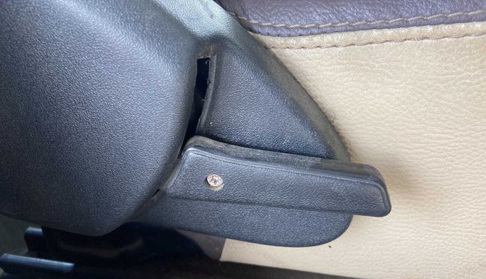 2014 Maruti Alto 800 LXI, Petrol, Manual, 54,485 km, Driver Side Adjustment Panel