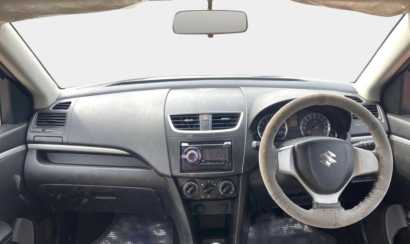 2014 Maruti Swift VXI, Petrol, Manual, 13,355 km, Dashboard