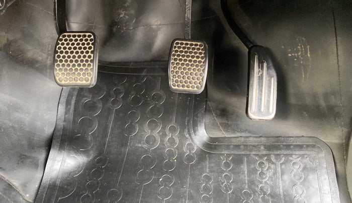 2016 Maruti Alto 800 LXI, Petrol, Manual, 40,127 km, Pedals