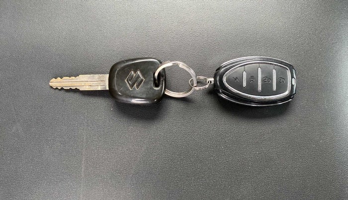 2016 Maruti Alto 800 LXI, Petrol, Manual, 40,127 km, Key Close Up