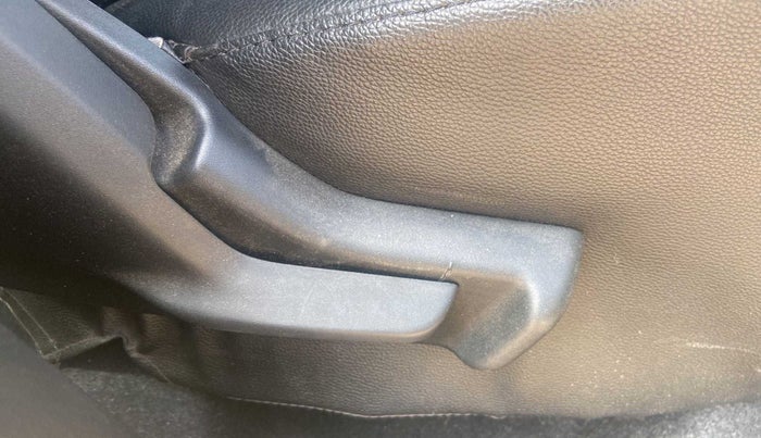2018 Maruti IGNIS DELTA 1.2, Petrol, Manual, 13,007 km, Driver Side Adjustment Panel