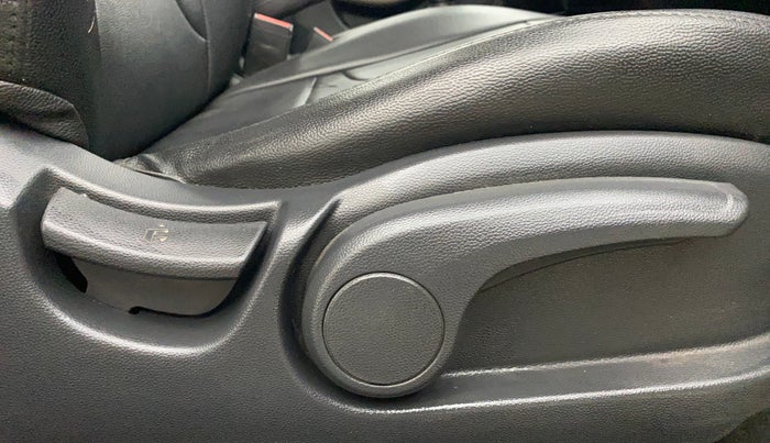 2018 Hyundai Elite i20 ASTA 1.2, Petrol, Manual, 54,865 km, Driver Side Adjustment Panel