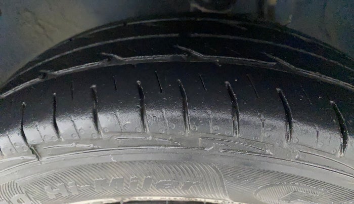 2014 Maruti Alto 800 LXI, Petrol, Manual, 59,012 km, Left Front Tyre Tread