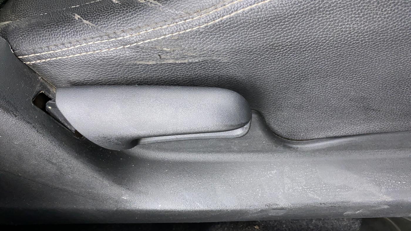 2015 Maruti S Cross SIGMA 1.3, Diesel, Manual, 83,594 km, Driver Side Adjustment Panel